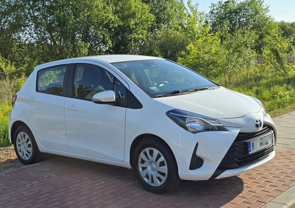 Toyota Yaris cena 39900 przebieg: 74800, rok produkcji 2018 z Białystok małe 301